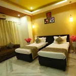 Hotel Rajwada Inn & Club